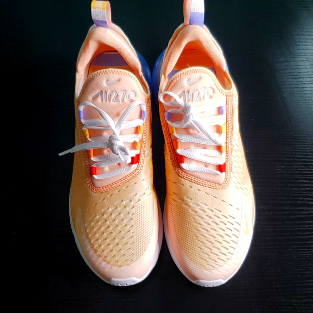 BRAND NEW Nike Air Max 270